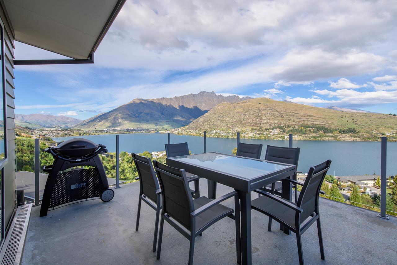 Contemporary Hilltop Abode Queenstown Exterior foto