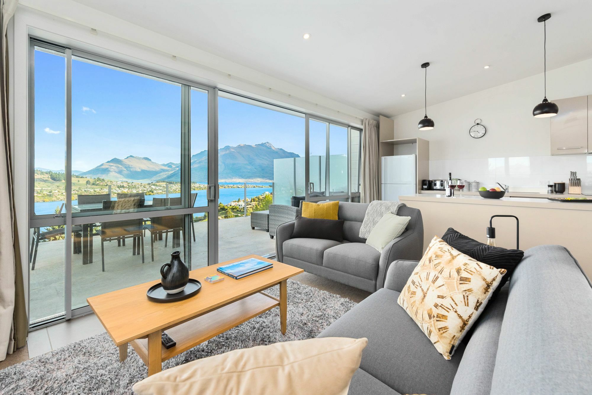 Contemporary Hilltop Abode Queenstown Exterior foto
